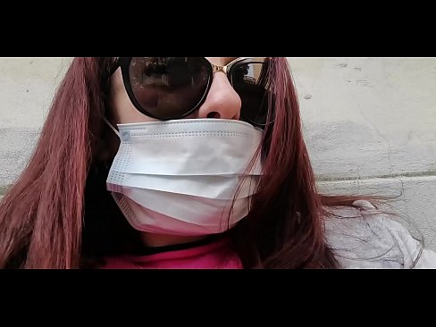 ❤️ Η Νικολέτα εκδικείται τον γείτονά της και κατουράει στο γκαράζ του (Ειδικό Covid19 Ιταλική καραντίνα) ❤❌ Σεξ ☑