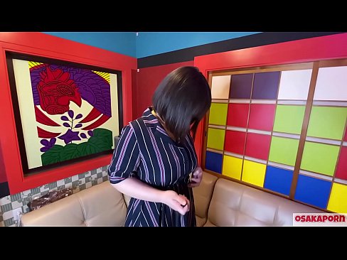 ❤️ Γιαπωνέζα γλύκα με μεγάλα βυζιά αυνανίζεται με σεξουαλικά παιχνίδια και έρχεται σε οργασμό. Μιλάει σε μια συνέντευξη για την εμπειρία της στο γαμήσι. Τεράστια βυζιά και τριχωτό μουνί βογκάει δυνατά. Osakaporn ❤❌ Σεξ ☑